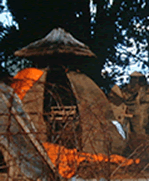 afrikanische Hütte Studentengruppe HbK